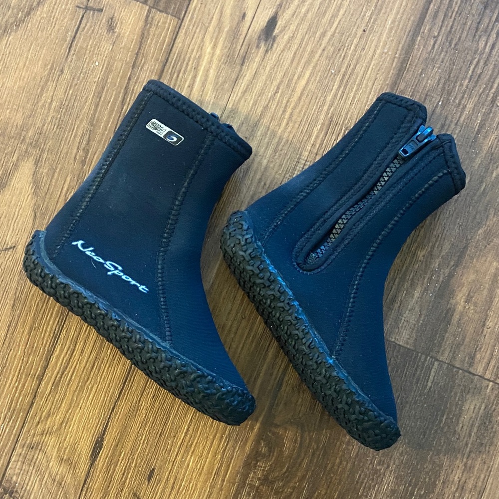 NeoSport Kids Surf Boots Size 8